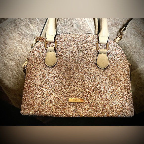 NWOT- ALDO Barland Dome bag, light pink/gold, NWOT- MAKE !!!!OFFER!!!!! - Picture 3 of 4